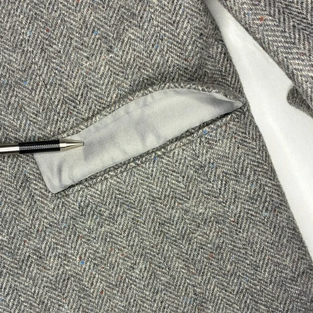 Farah Clothing Co Men's 40R Gray Herringbone Wool Sport Coat, Leather Buttons